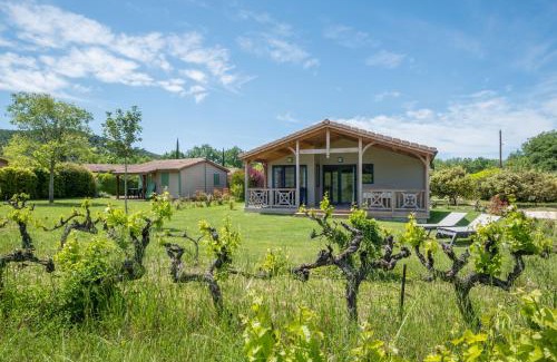 Mirabel-aux-Baronnies Station Balnéaire | Domaine des Bridoux Village de Gîtes