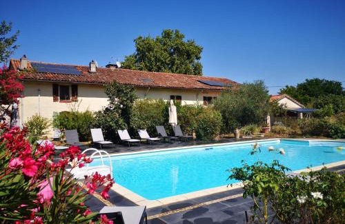 La Magdelaine-sur-Tarn Lit Et Petit-Déjeuner | Domaine des Jammetous - Hotel and Yoga Retreat Center