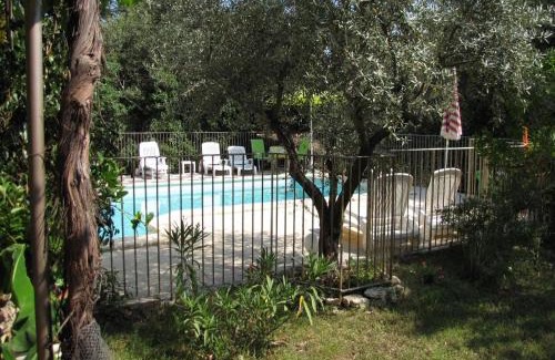 Galargues Maison | Domaine du bois gîte Bleuette