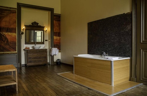 Tihange Hôtel | Domaine du Château de la Neuville