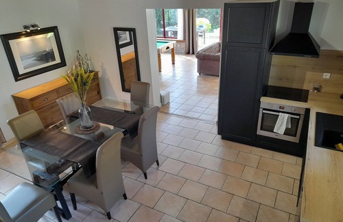 Rue Maison | Domaine de l'Ermitage gîte les Roseaux