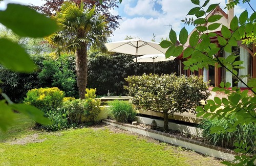 Rue Maison | Domaine de l'Ermitage gîte les Roseaux