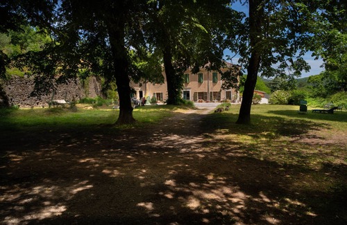 Colognac Maison | Domaine, en sud Cévennes, nature, sérénité et découverte des lamas