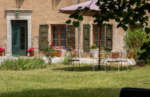 Colognac Maison | Domaine, en sud Cévennes, nature, sérénité et découverte des lamas