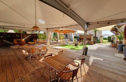 Aiguillon Lit Et Petit-Déjeuner | Domaine le Baraillot, Chambres et repas d'hôtes, soirée étape