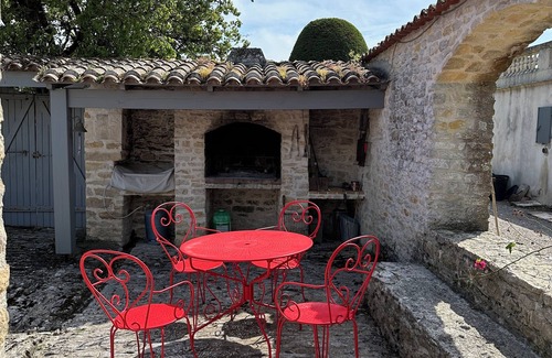 Champagne-les-Marais Maison | Domaine "LE LOGIS DE L'OIE" avec piscine dans un parc clos de murs en pierre