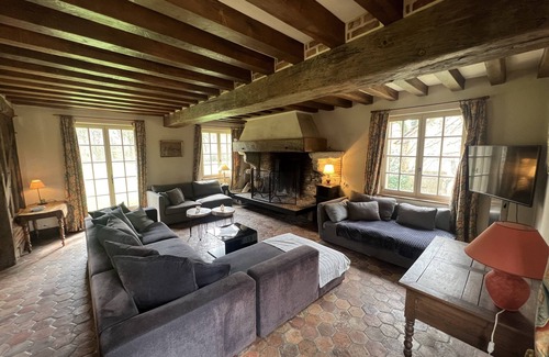 Brinon-sur-Sauldre Maison | Domaine Les Muids - Gîte "Les Oiseaux". Piscine et forêt privée proche de Paris.