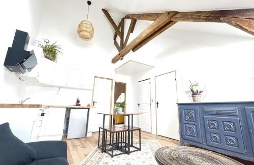 Egreville Maison | Domaine Poule Noire exclusif