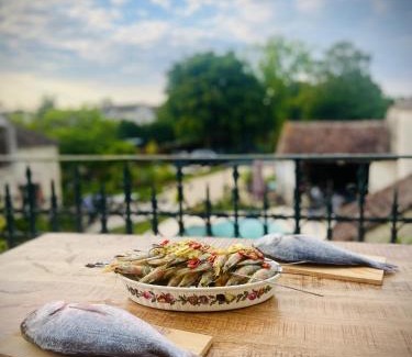 Egreville Maison | Domaine Poule Noire exclusif
