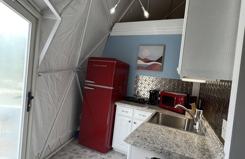 Salem Maison | Dome Away From Home-Free Park Pass