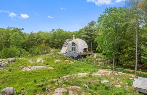 Biddeford Maison | Dome Home on 42 Acres! Close to the Beach and Downtown Kennebunkport