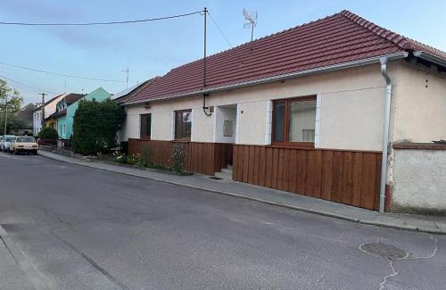 Dobrinsko Maison | Domek na růžku celá chalupa