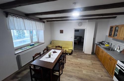 Dobrinsko Maison | Domek na růžku celá chalupa