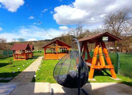 Vadu Izei Maison | Domeniul Acasa in Vadu Izei Maramu