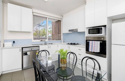 St. Kilda East Appartement | Domi Rentals - The Alma Apartment