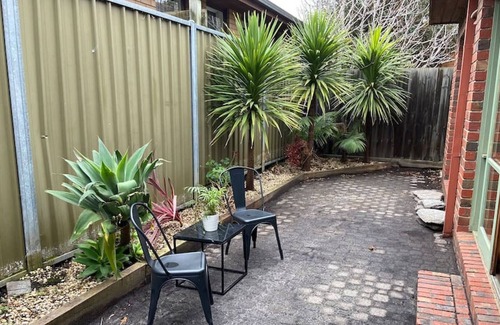 St. Kilda East Maison | Domi Rentals - The Country Residence