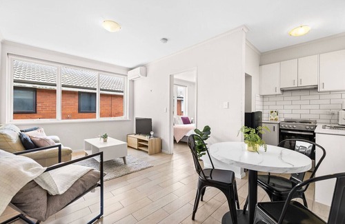 Balaclava Appartement | Domi Rentals - The Carlisle Apartments