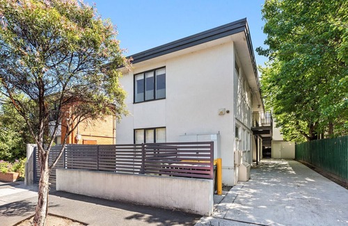 Balaclava Appartement | Domi Rentals - The Carlisle Apartments