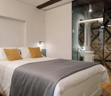 Guimaraes Maison | DOMI Suites & Studios