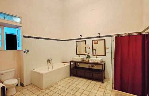 Zona Colonial Hôtel | Dominican Republic 14BR Colonial House, Pool, Near The Ocean