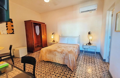 Zona Colonial Hôtel | Dominican Republic 14BR Colonial House, Pool, Near The Ocean