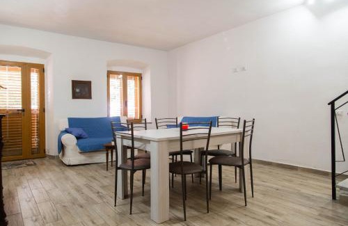 Domusnovas Appartement | Domu Mena - Domusnovas