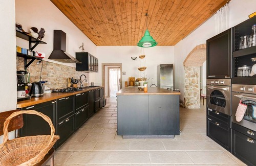 Villaggio delle Mimose Maison | Domu Prexada, votre villa à la campagne avec piscine et pour 12 personnes