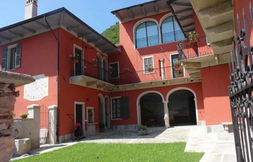 Carcegna Appartement | Domus Cusiana complesso vista lago e piscina