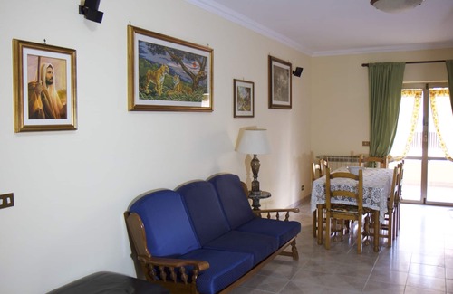 Cerreto Appartement | Domus Palombi - Grand appartement à 200 mètres de la gare et à 700 m de la mer