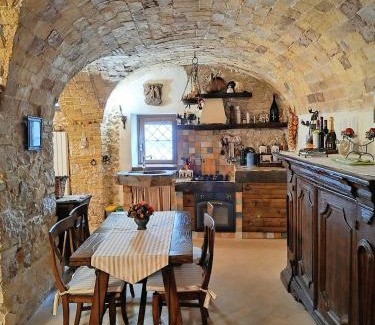 Rocca Pia Maison | Domus Pia