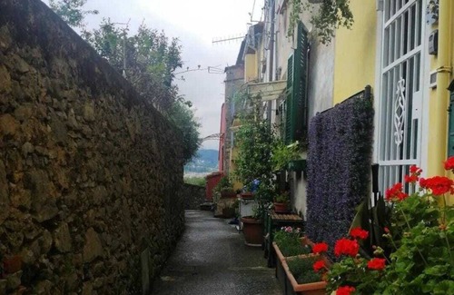 Cadimare Maison | DOMVS FLAVIA Cozy seaside apartment in typical Ligurian carruggio