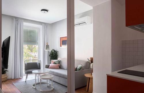 Doctor Barraquer-Grupo Renfe-Policlinico Appartement | Don Fadrique Apartments by Olala Homes