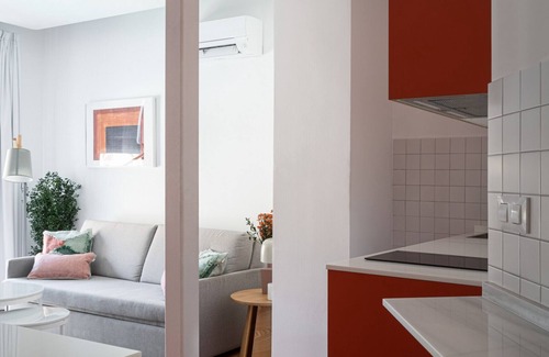 Doctor Barraquer-Grupo Renfe-Policlinico Appartement | Don Fadrique Apartments by Olala Homes