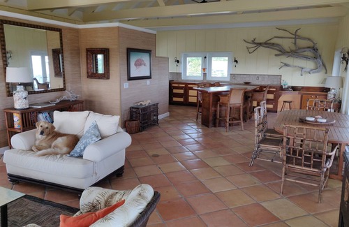 Man O War Cay Maison | Don't worry... BEACH HAPPY! Man-O-War Cay. Your best-ever family beach vacation.
