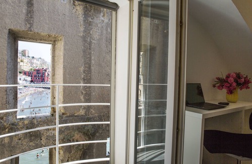 Posillipo Appartement | Donn'Anna Studio - Elegant Home by ItalianHost