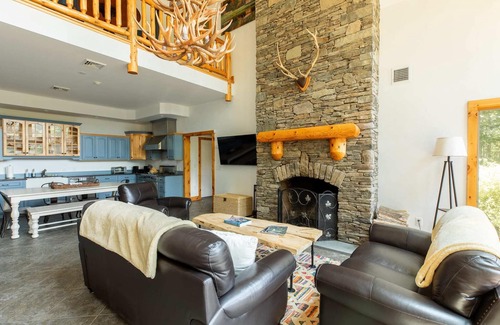 Ancram Maison | Doodletown Cabin: Pond—Outdoor Dining—Games Barn!
