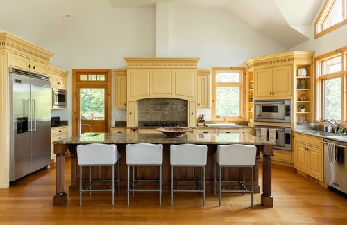 Ancram Maison | Doodletown Lodge & Cabin: Pool—Pickleball—Tennis++