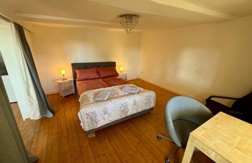 Wolfhagen Appartement | Doppelhaushälfte - gemütlich wohnen im Fachwerkhaus - 5 Schlafzimmer, 2 Bäder
