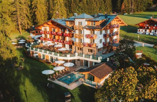 Ramsau am Dachstein Maison | Doppelzimmer Deluxe, Dusche, WC, HP, Kurz - Hotel Lindenhof