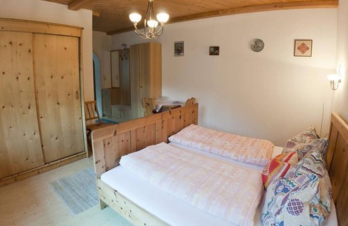 Gries im Sellrain Appartement | Chambre double avec douche od. Salle de bain, toilette - Gästehaus Kirchebner