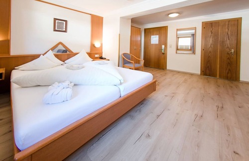 Ried im Oberinntal Maison | Doppelzimmer Lavendel - Hotel Riederhof Gmbh & Co KG