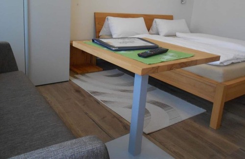 Illmitz Appartement | Doppelzimmer, Dusche, WC, - Weingut-gästehaus Palkowitsch