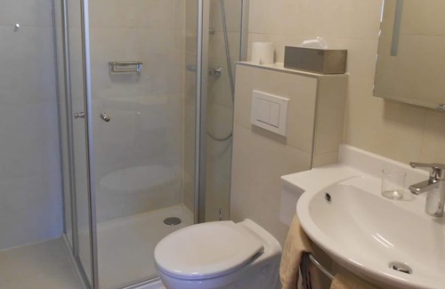 Illmitz Appartement | Doppelzimmer, Dusche, WC, - Weingut-gästehaus Palkowitsch
