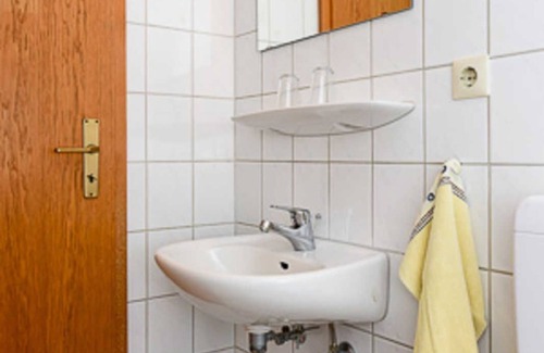 Altharlingersiel Maison | Doppelzimmer H - Huus An't Deep in Altharlingersiel