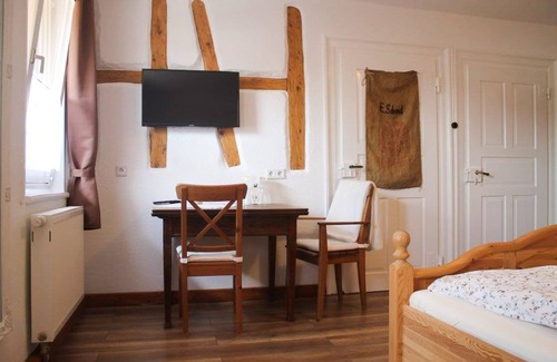 Rosenfeld Appartement | Doppelzimmer Hofblick