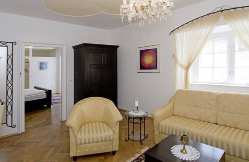 Halbturn Appartement | Doppelzimmer Komfort mit Dusche, WC - Wohnen im Schloss - Knappenstöckl