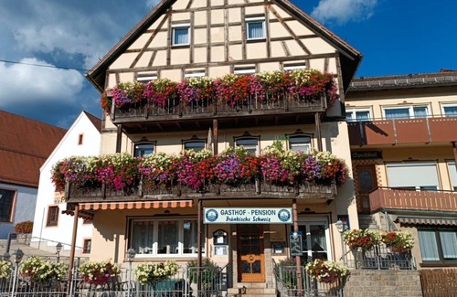 Obertrubach Maison | Doppelzimmer mit Balkon und Schlafsofa - Gasthof-pension Fränkische Schweiz Obertrubach
