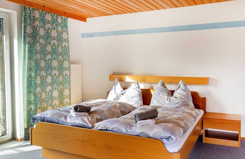 Weyregg am Attersee Appartement | Doppelzimmer mit Balkon 11 - Brandnerhof