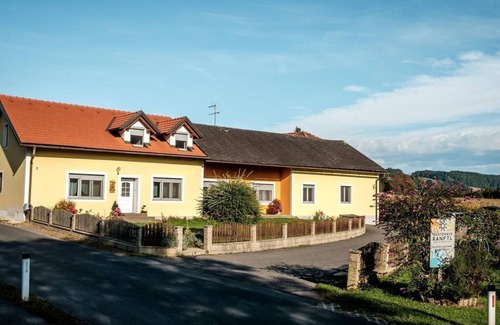 Unterlamm Appartement | Doppelzimmer mit Dusche, WC - Gästehaus Ranftl Unterlamm