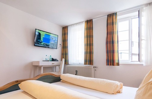 Calw Appartement | Doppelzimmer mit WC und Dusche
